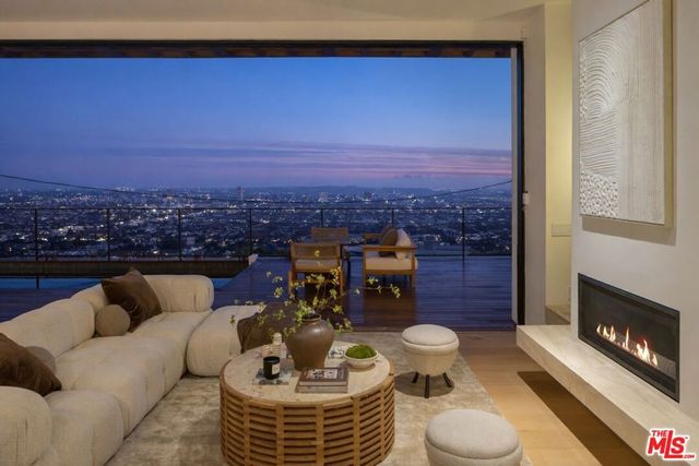 1525 Marlay Drive, Los Angeles, CA 90069