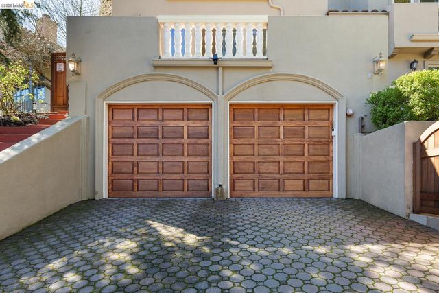 6839 Sherwick Dr, Berkeley, CA 94705