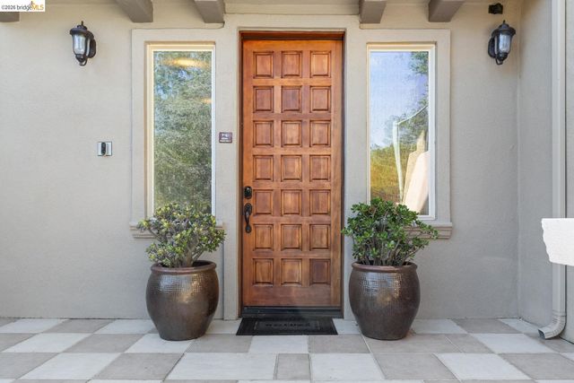 6839 Sherwick Dr, Berkeley, CA 94705