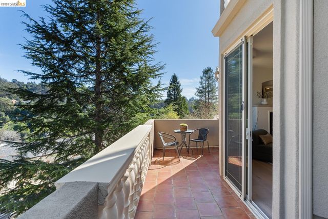 6839 Sherwick Dr, Berkeley, CA 94705