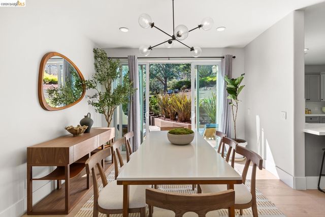 6839 Sherwick Dr, Berkeley, CA 94705