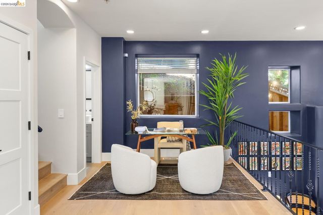 6839 Sherwick Dr, Berkeley, CA 94705