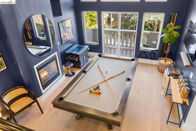 6839 Sherwick Dr, Berkeley, CA 94705