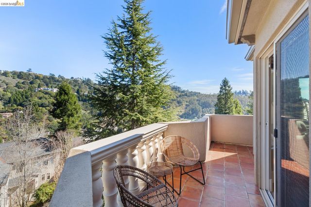 6839 Sherwick Dr, Berkeley, CA 94705