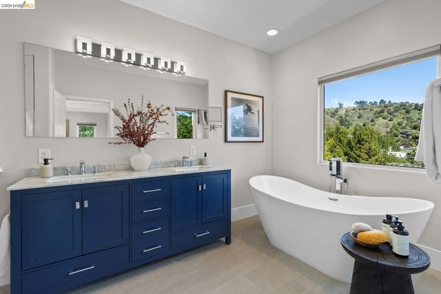 6839 Sherwick Dr, Berkeley, CA 94705