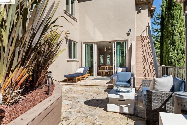 6839 Sherwick Dr, Berkeley, CA 94705