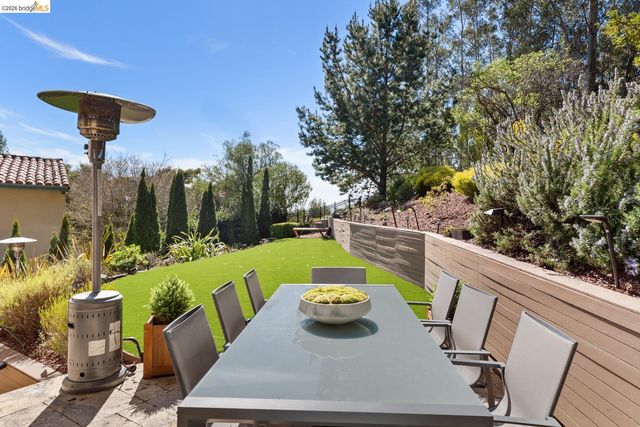 6839 Sherwick Dr, Berkeley, CA 94705