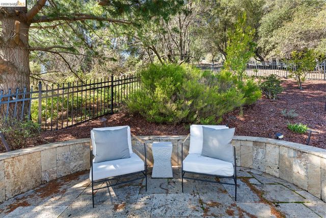 6839 Sherwick Dr, Berkeley, CA 94705