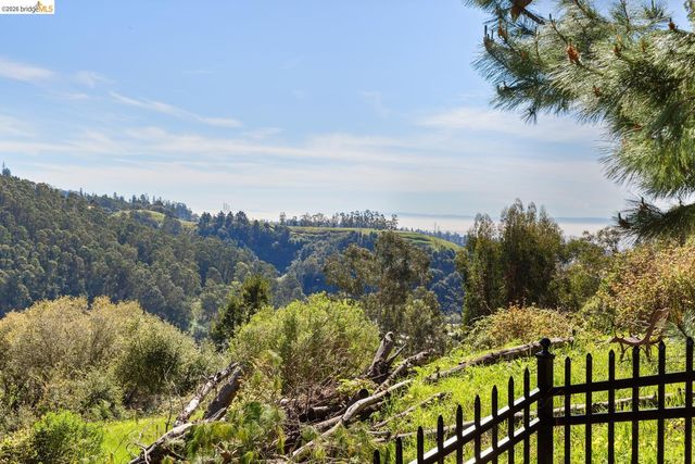 6839 Sherwick Dr, Berkeley, CA 94705