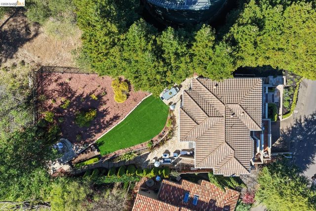 6839 Sherwick Dr, Berkeley, CA 94705