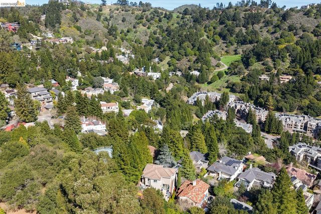 6839 Sherwick Dr, Berkeley, CA 94705