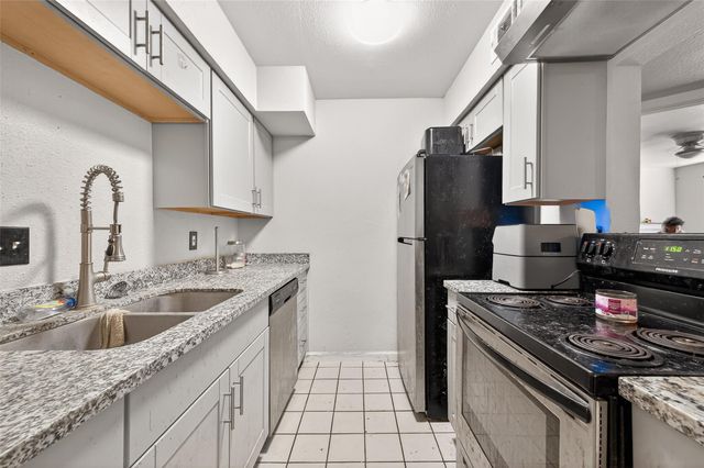 8421 Hearth Drive 3, Houston, TX 77054