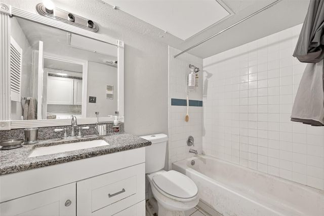 8421 Hearth Drive 3, Houston, TX 77054