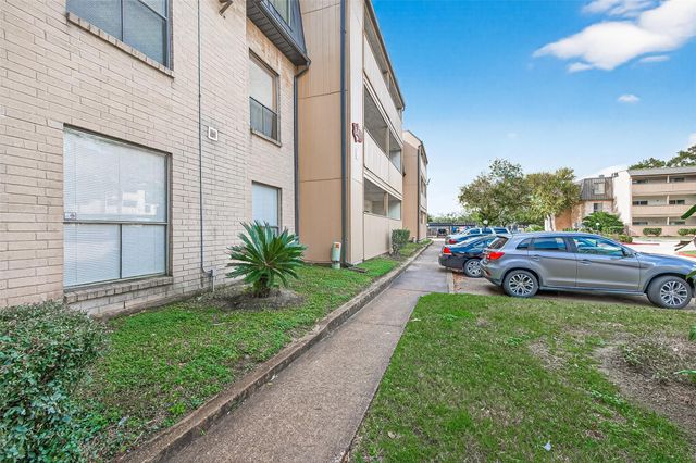 8421 Hearth Drive 3, Houston, TX 77054