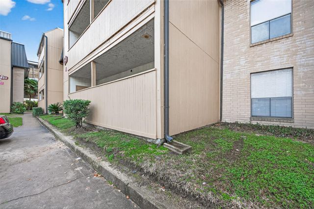8421 Hearth Drive 3, Houston, TX 77054