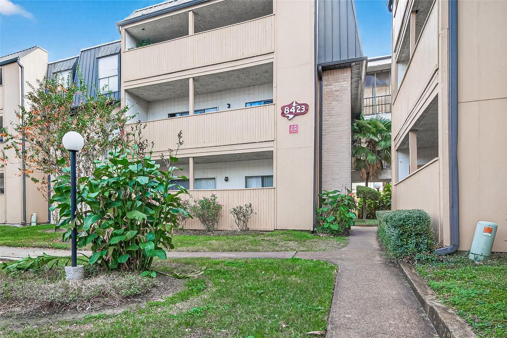 8421 Hearth Drive 3, Houston, TX 77054