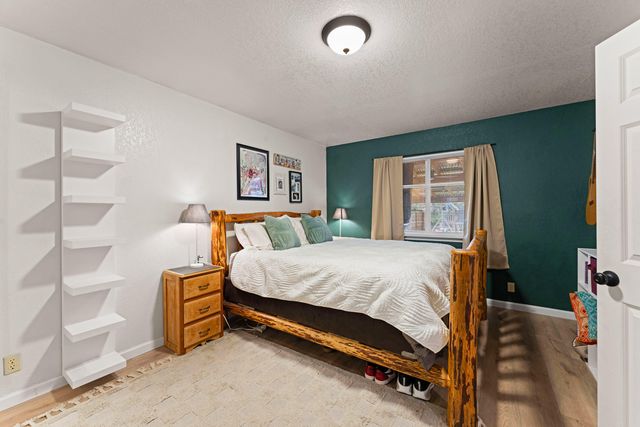 417 NW Midland Avenue, Grants Pass, OR 97526