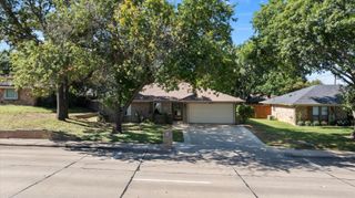 213 NE Alsbury Boulevard, Burleson, TX 76028