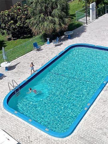 319 NE 14th Ave 604, Hallandale Beach, FL 33009