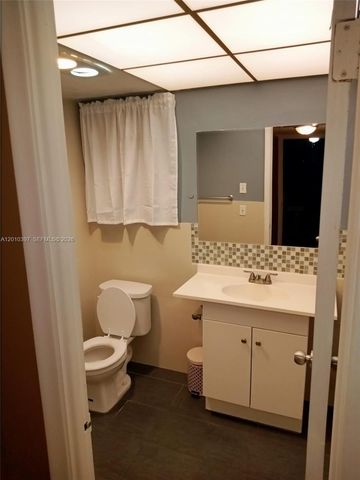 319 NE 14th Ave 604, Hallandale Beach, FL 33009
