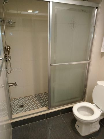 319 NE 14th Ave 604, Hallandale Beach, FL 33009