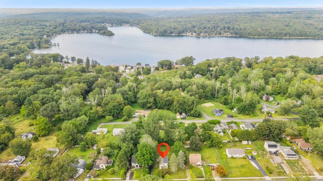 1902 South Street, Coventry, CT 06238