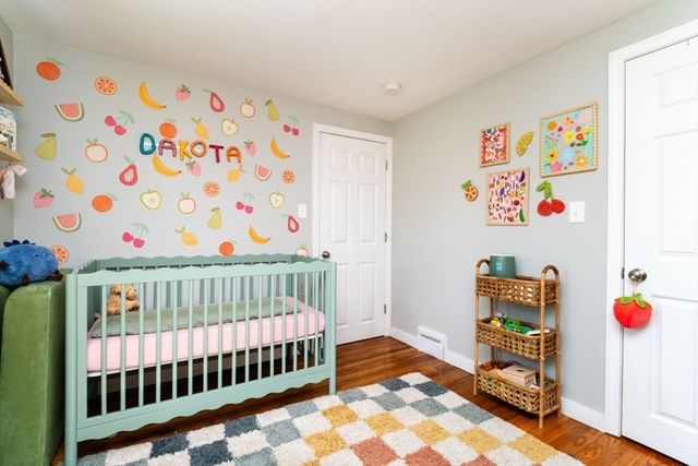 9 Sunset Ave, Holbrook, MA 02343