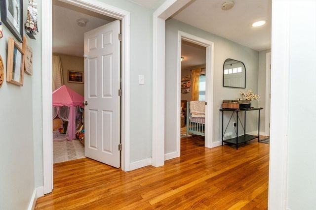 9 Sunset Ave, Holbrook, MA 02343