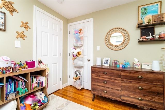 9 Sunset Ave, Holbrook, MA 02343