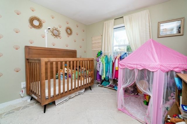 9 Sunset Ave, Holbrook, MA 02343