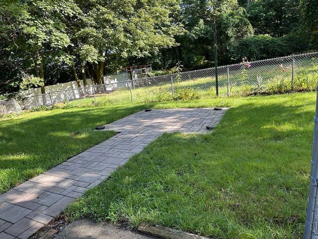 9 Sunset Ave, Holbrook, MA 02343