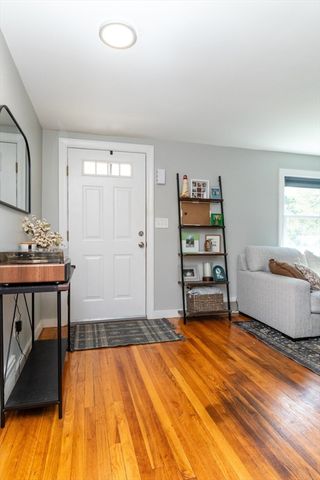 9 Sunset Ave, Holbrook, MA 02343