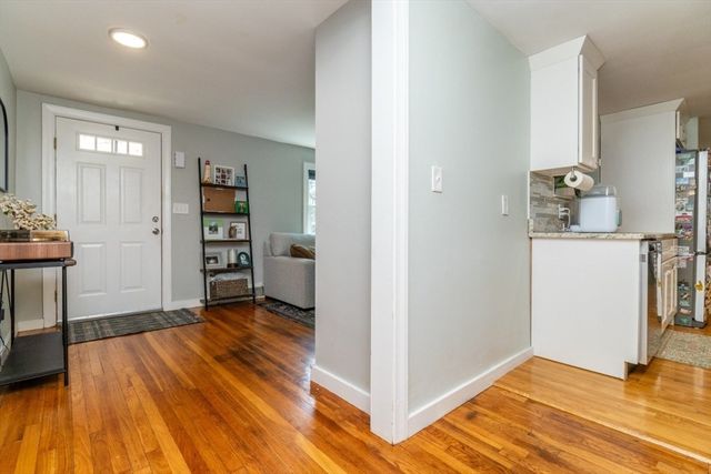 9 Sunset Ave, Holbrook, MA 02343