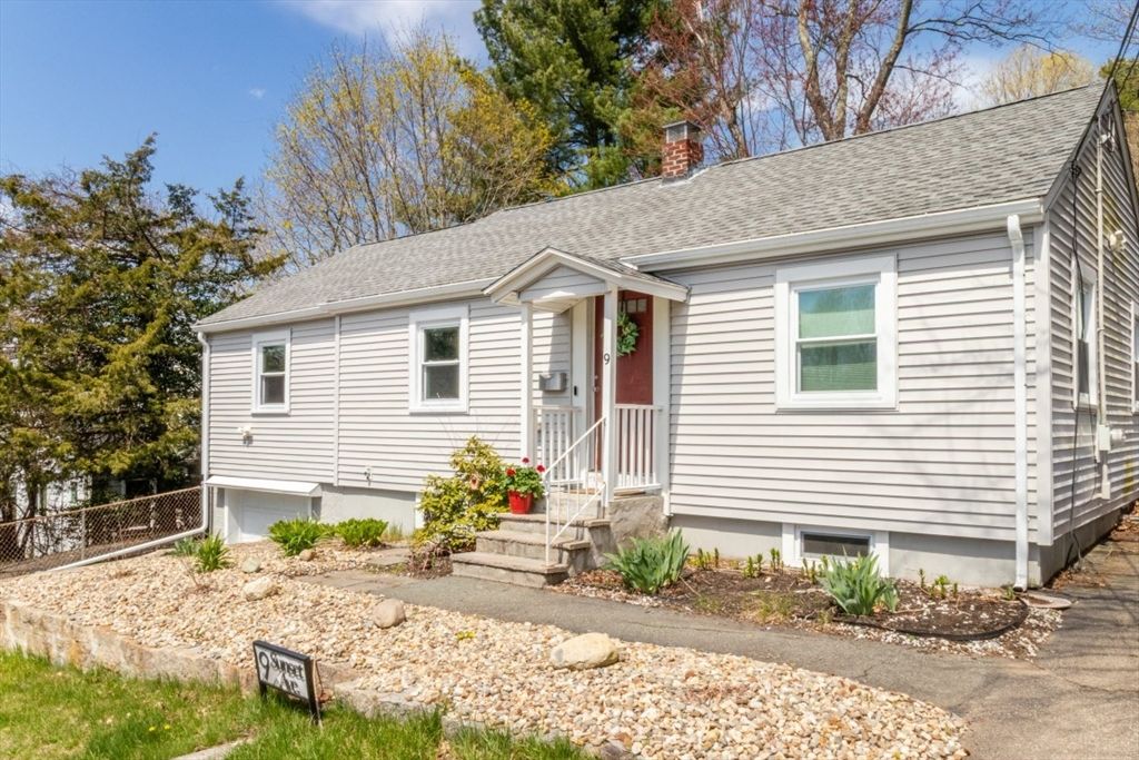 9 Sunset Ave, Holbrook, MA 02343