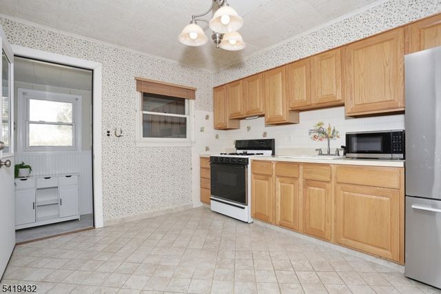 1503 Everett Ter, Fair Lawn Boro, NJ 07410