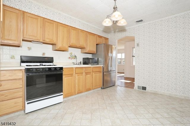 1503 Everett Ter, Fair Lawn Boro, NJ 07410