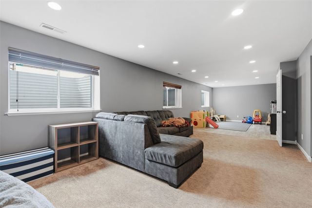 2705 44th Street, Marion, IA 52302