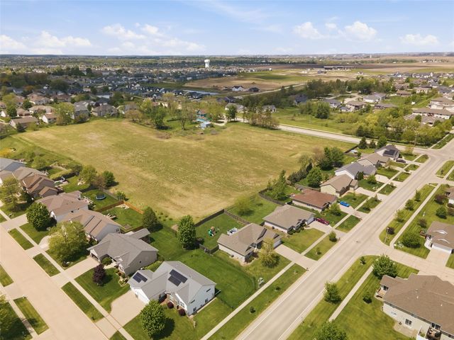 2705 44th Street, Marion, IA 52302