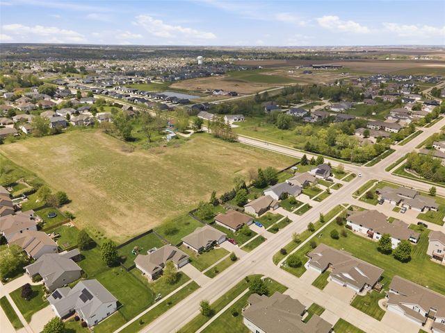 2705 44th Street, Marion, IA 52302