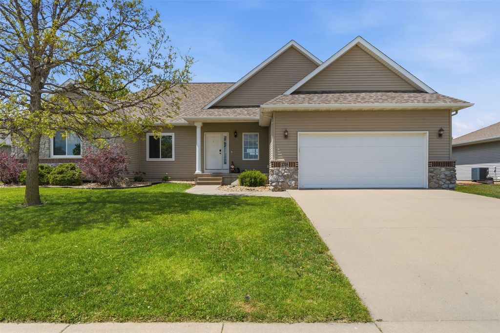 2705 44th Street, Marion, IA 52302