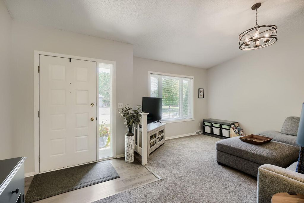7944 Grinnell Way, Lakeville, MN 55044 — photo 4