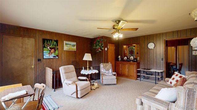 225 E Park Avenue, Flushing, MI 48433