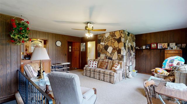 225 E Park Avenue, Flushing, MI 48433