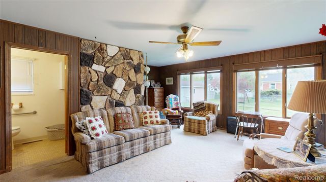 225 E Park Avenue, Flushing, MI 48433