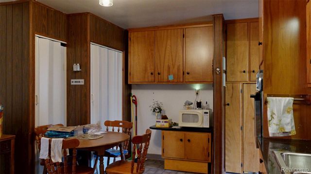 225 E Park Avenue, Flushing, MI 48433
