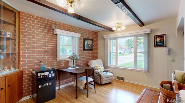 225 E Park Avenue, Flushing, MI 48433