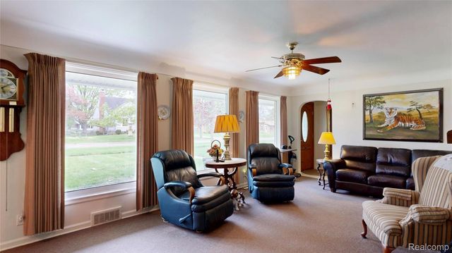 225 E Park Avenue, Flushing, MI 48433