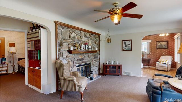 225 E Park Avenue, Flushing, MI 48433