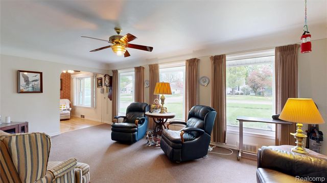 225 E Park Avenue, Flushing, MI 48433