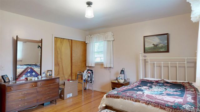 225 E Park Avenue, Flushing, MI 48433
